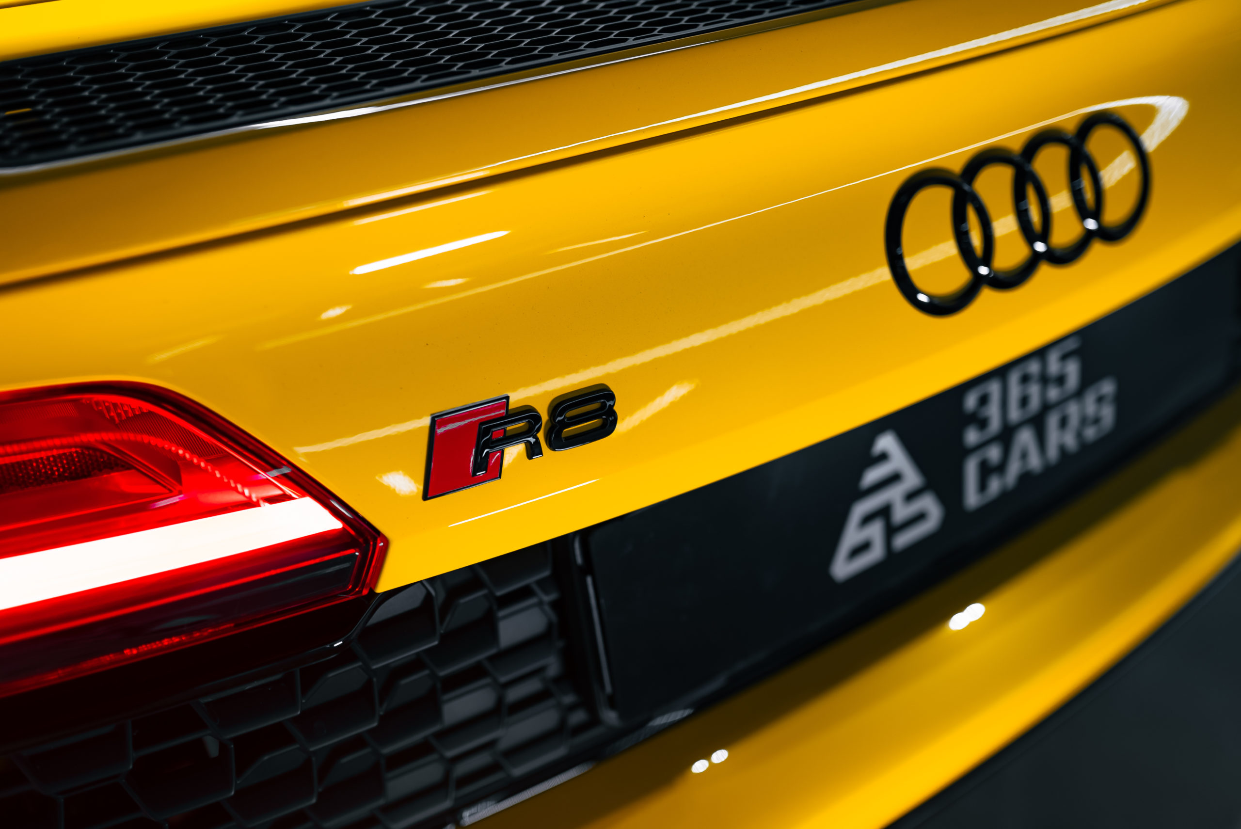 AUDI R8 COUPE V10 PERFORMANCE QUATTRO