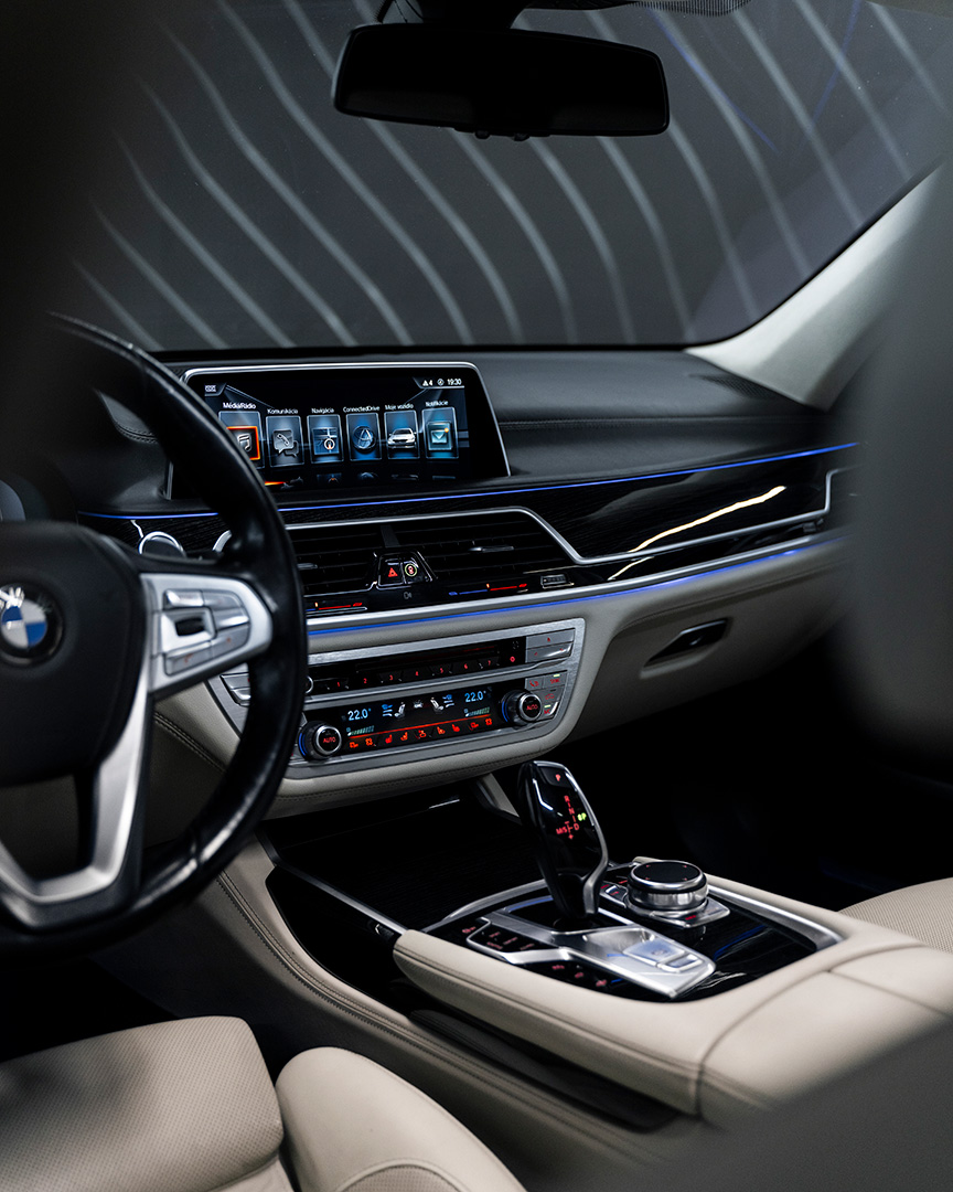 BMW 750I XDRIVE M