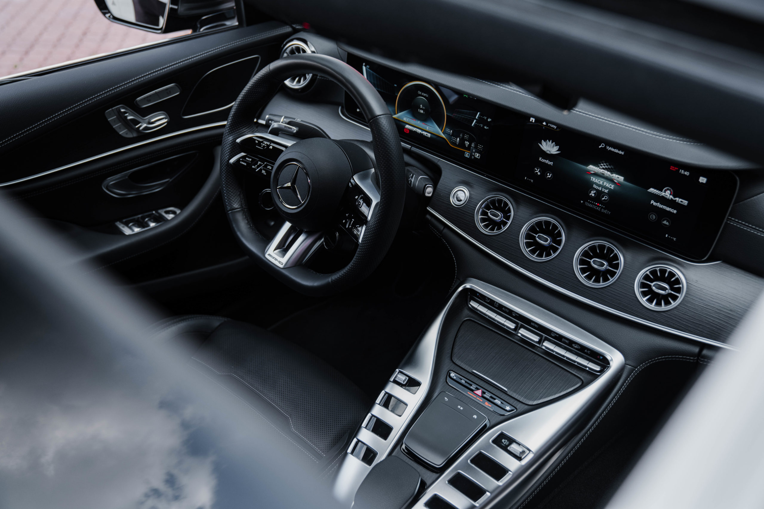 MERCEDES-BENZ AMG GT 43