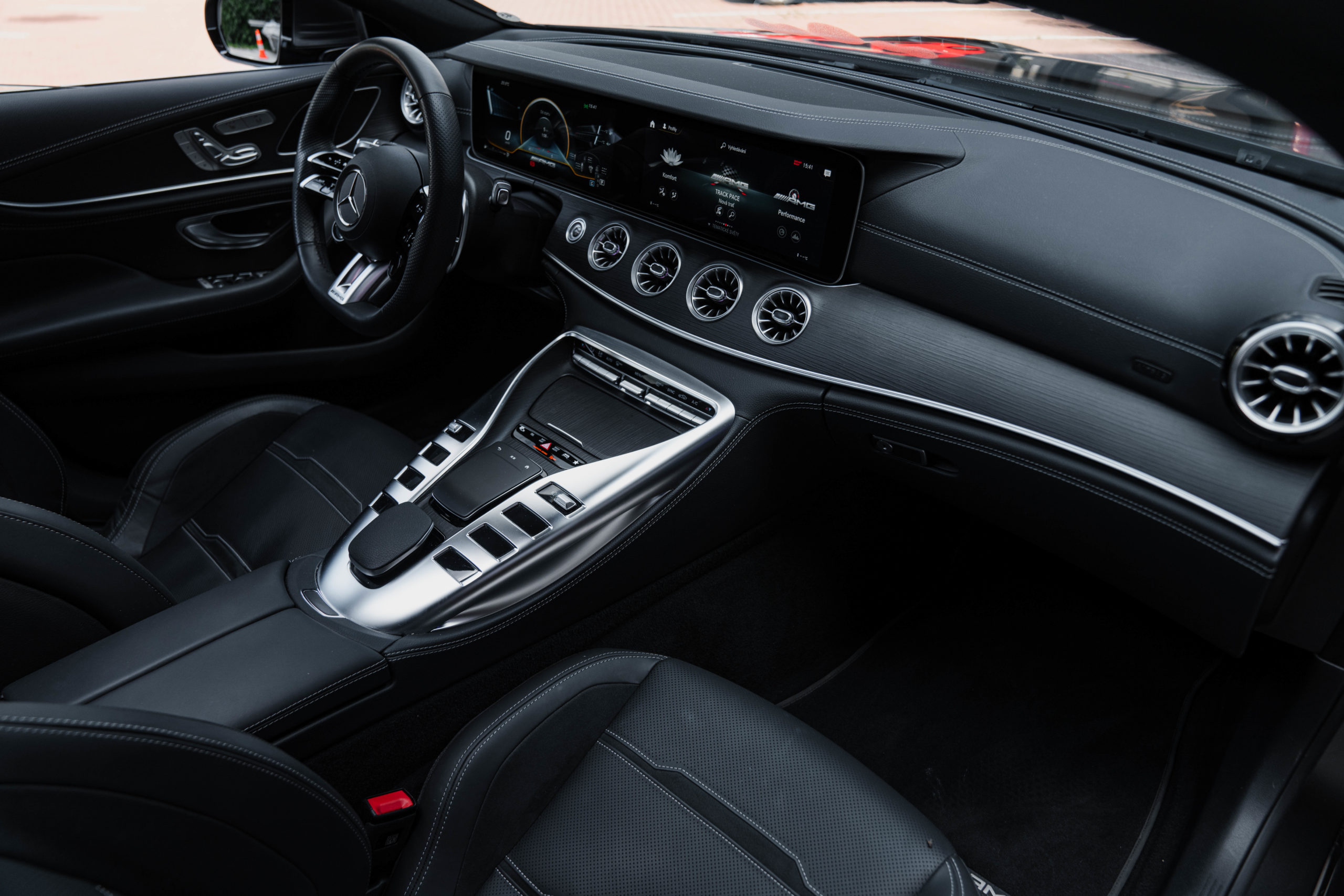 MERCEDES-BENZ AMG GT 43