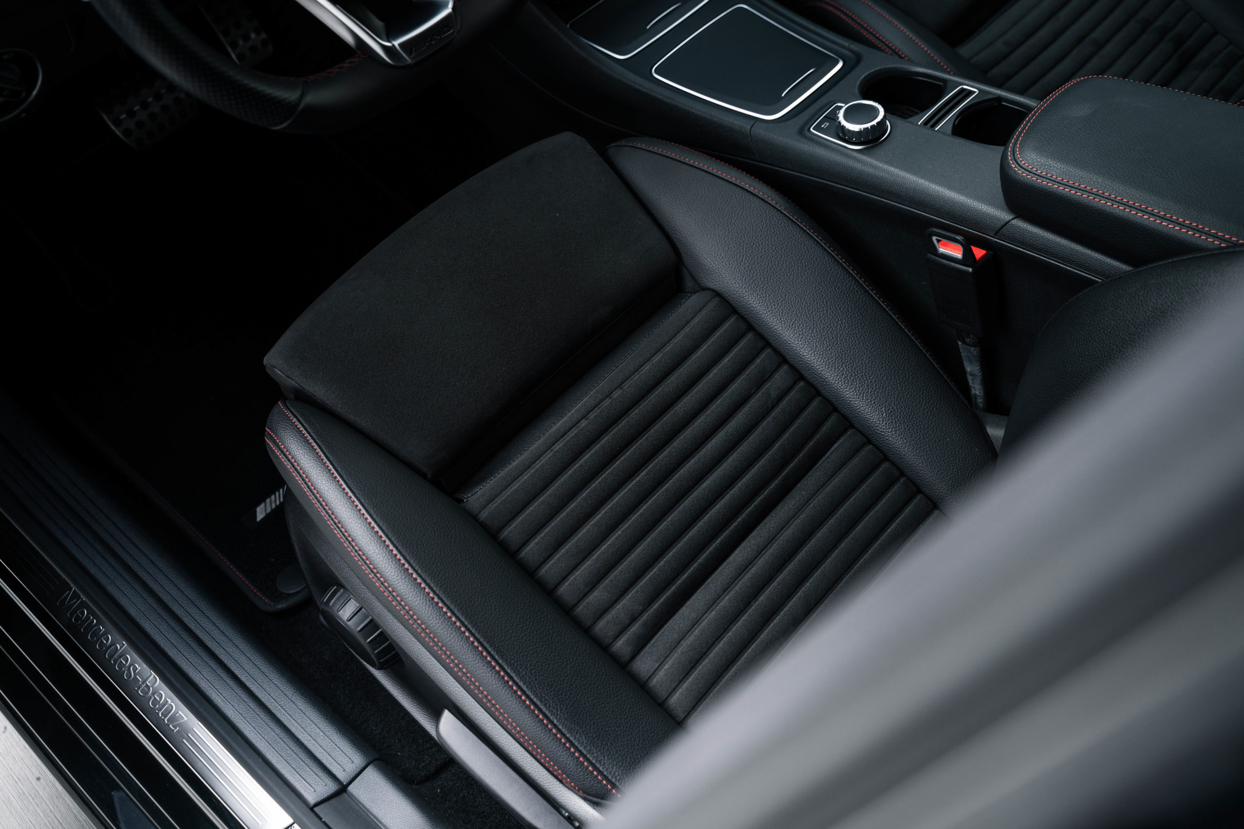 MERCEDES-BENZ CLA 180 AMG line facelift
