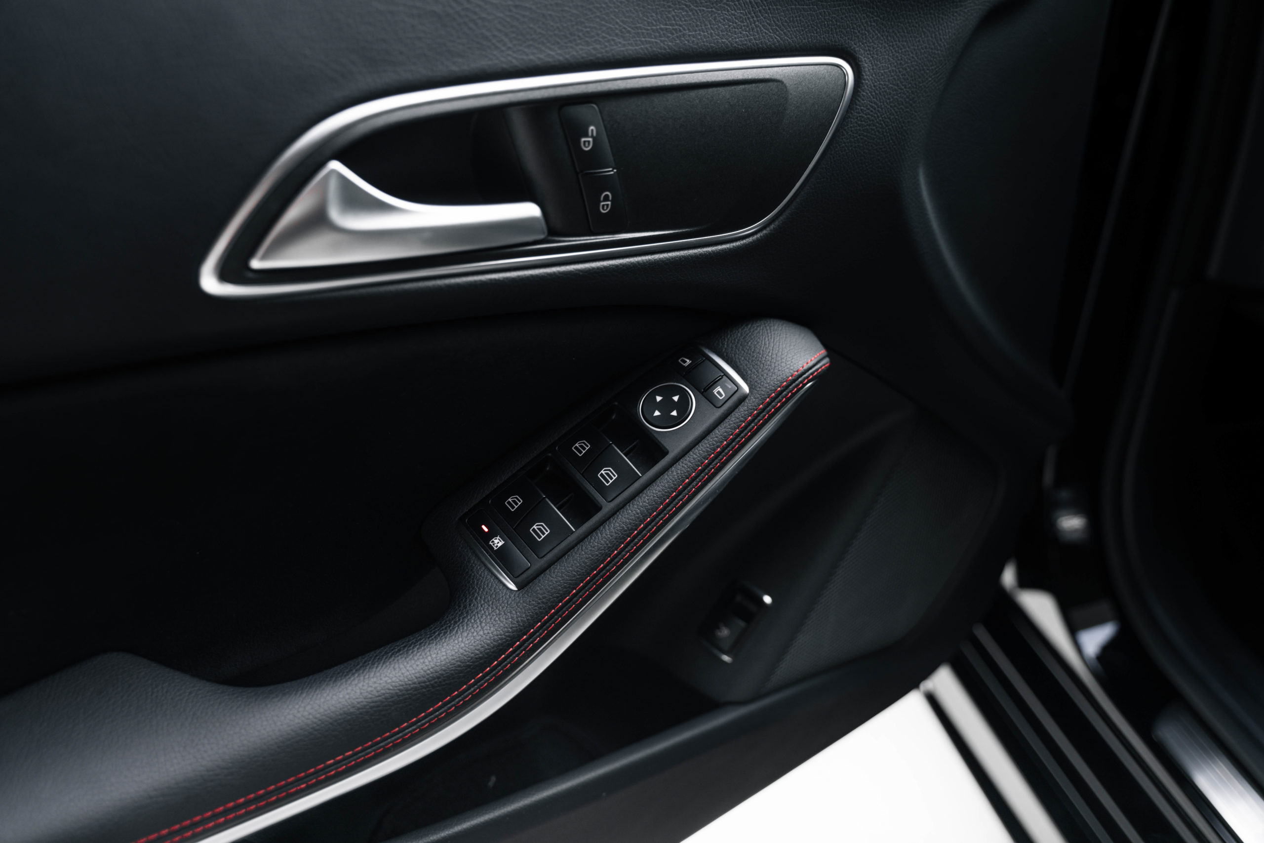 MERCEDES-BENZ CLA 180 AMG line facelift
