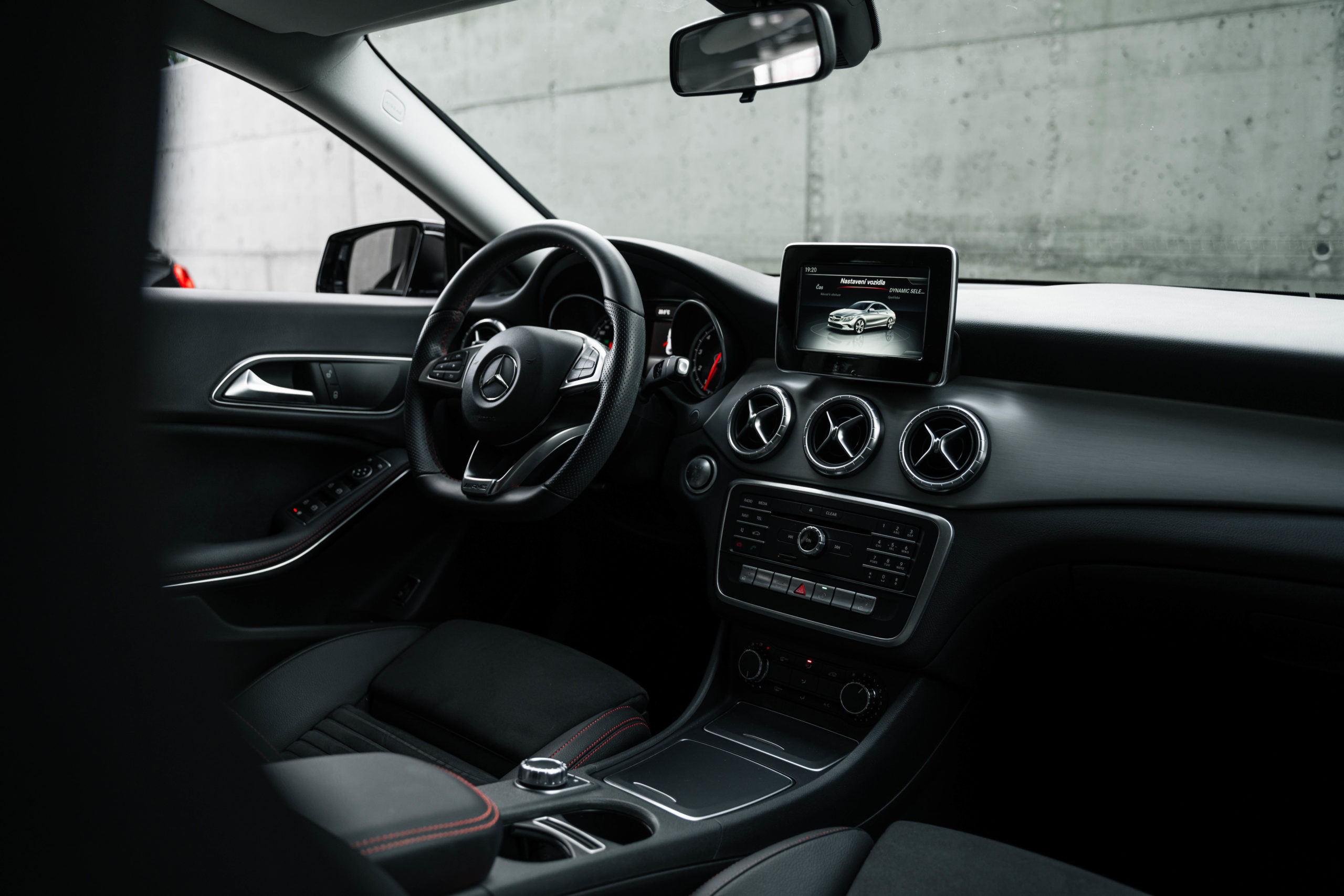 MERCEDES-BENZ CLA 180 AMG line facelift