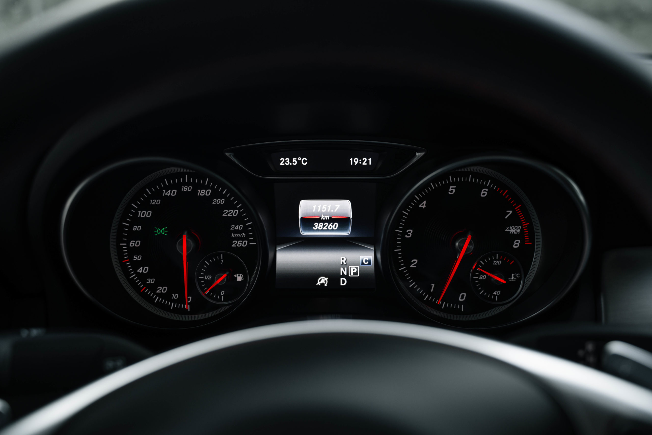 MERCEDES-BENZ CLA 180 AMG line facelift