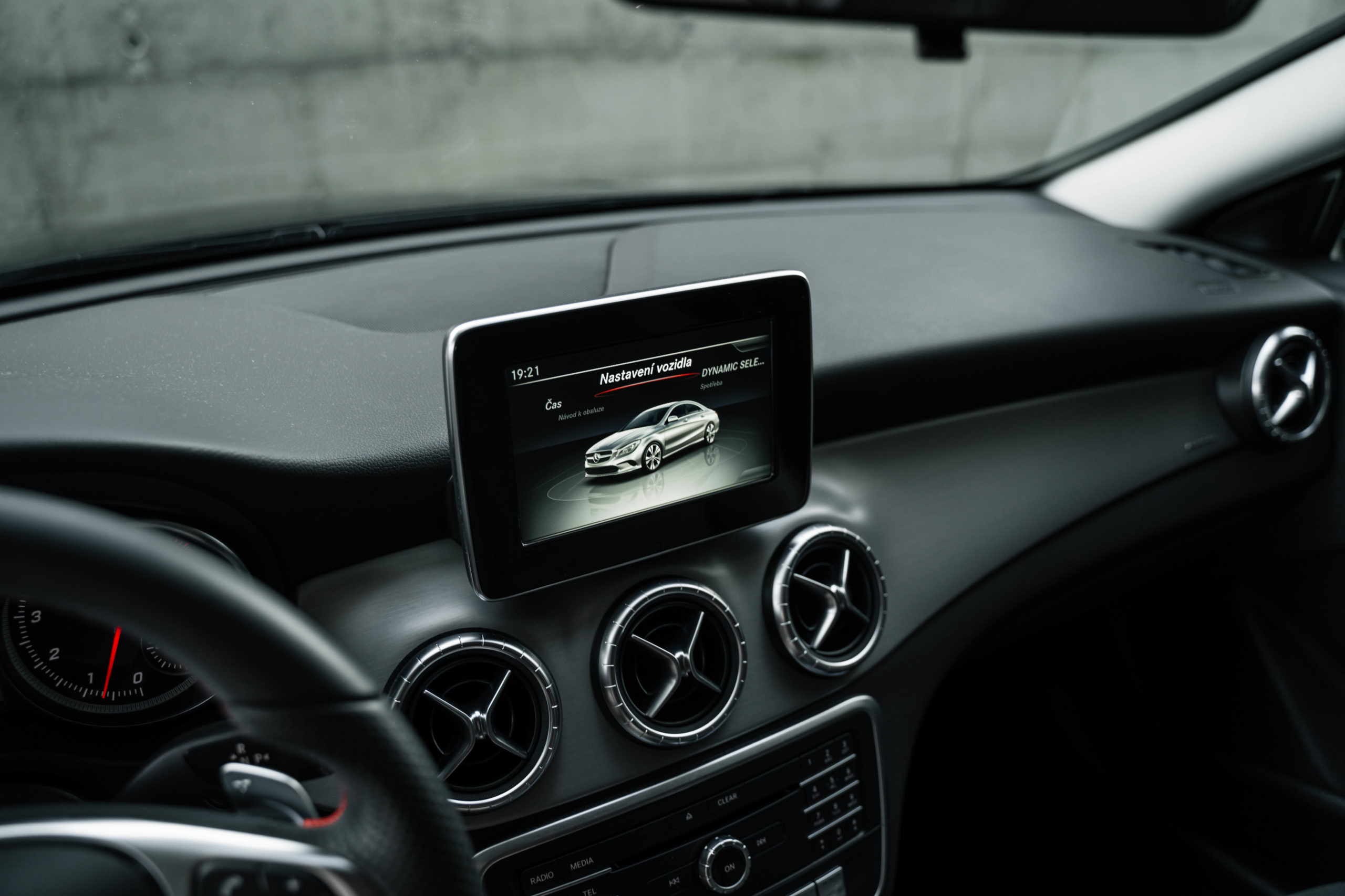 MERCEDES-BENZ CLA 180 AMG line facelift