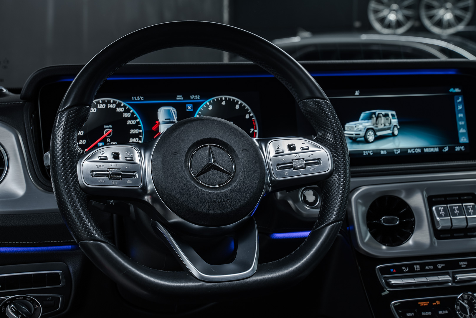 MERCEDES-BENZ G 500 AMG