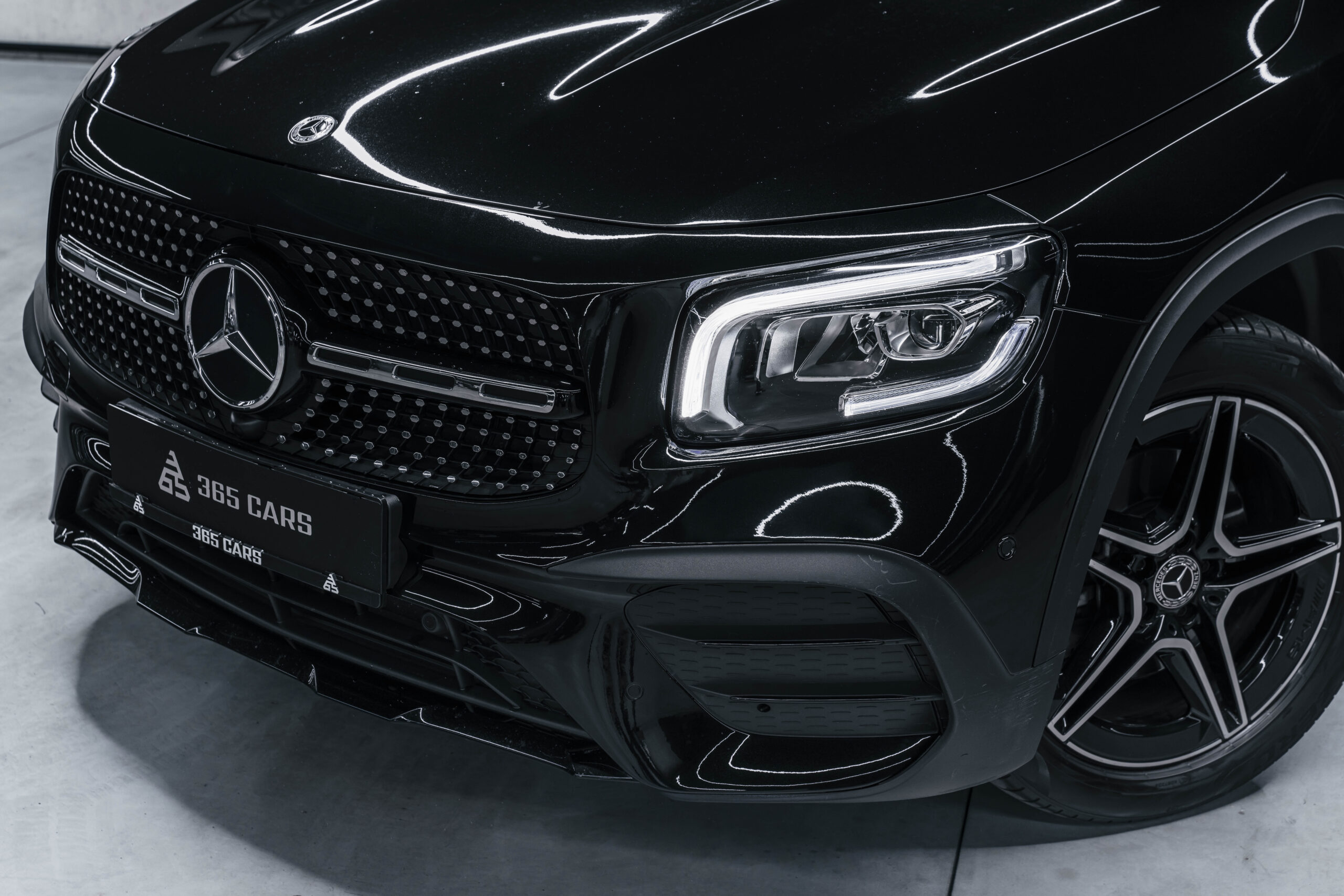 MERCEDES-BENZ GLB 200 D AMG line