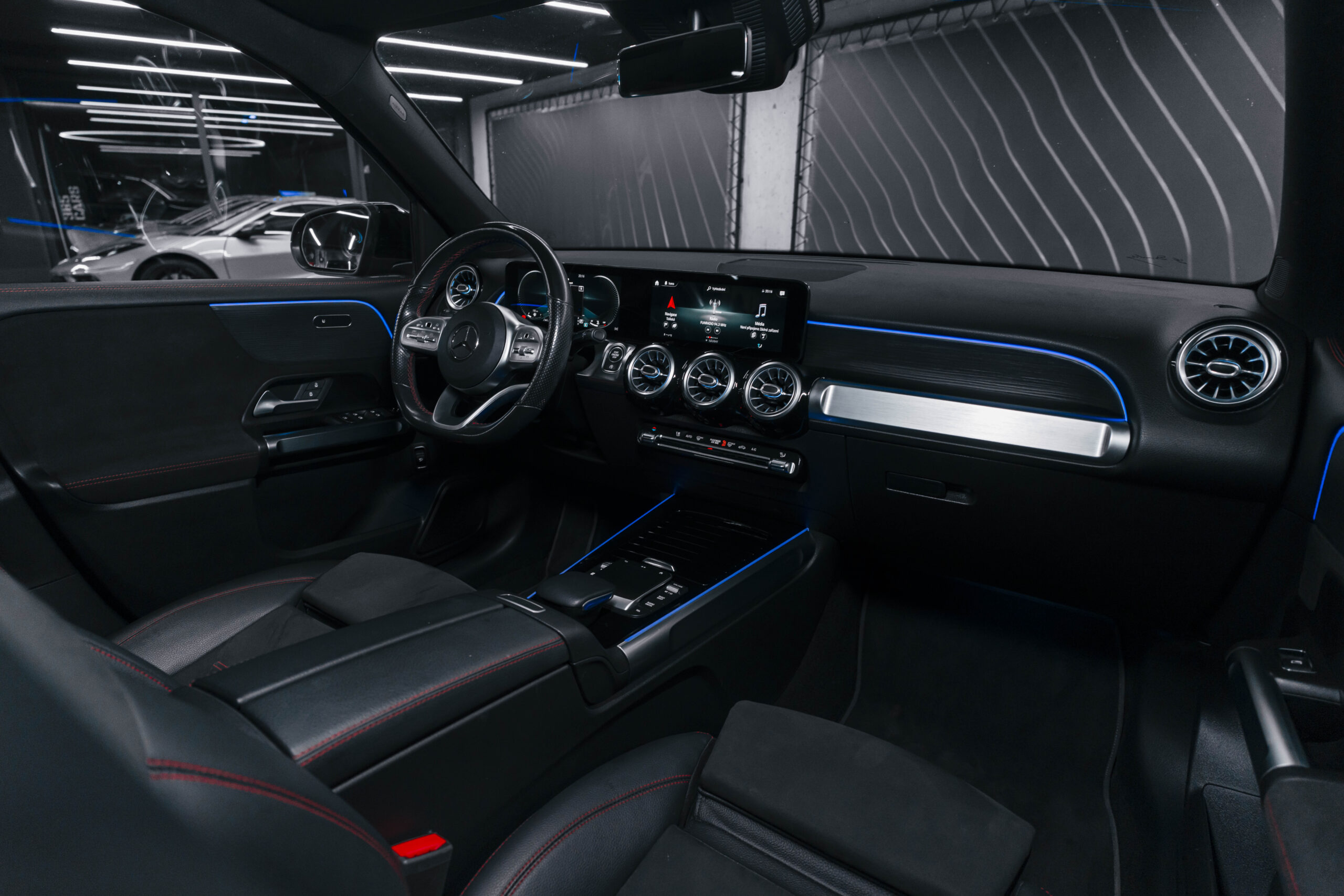 MERCEDES-BENZ GLB 200 D AMG line