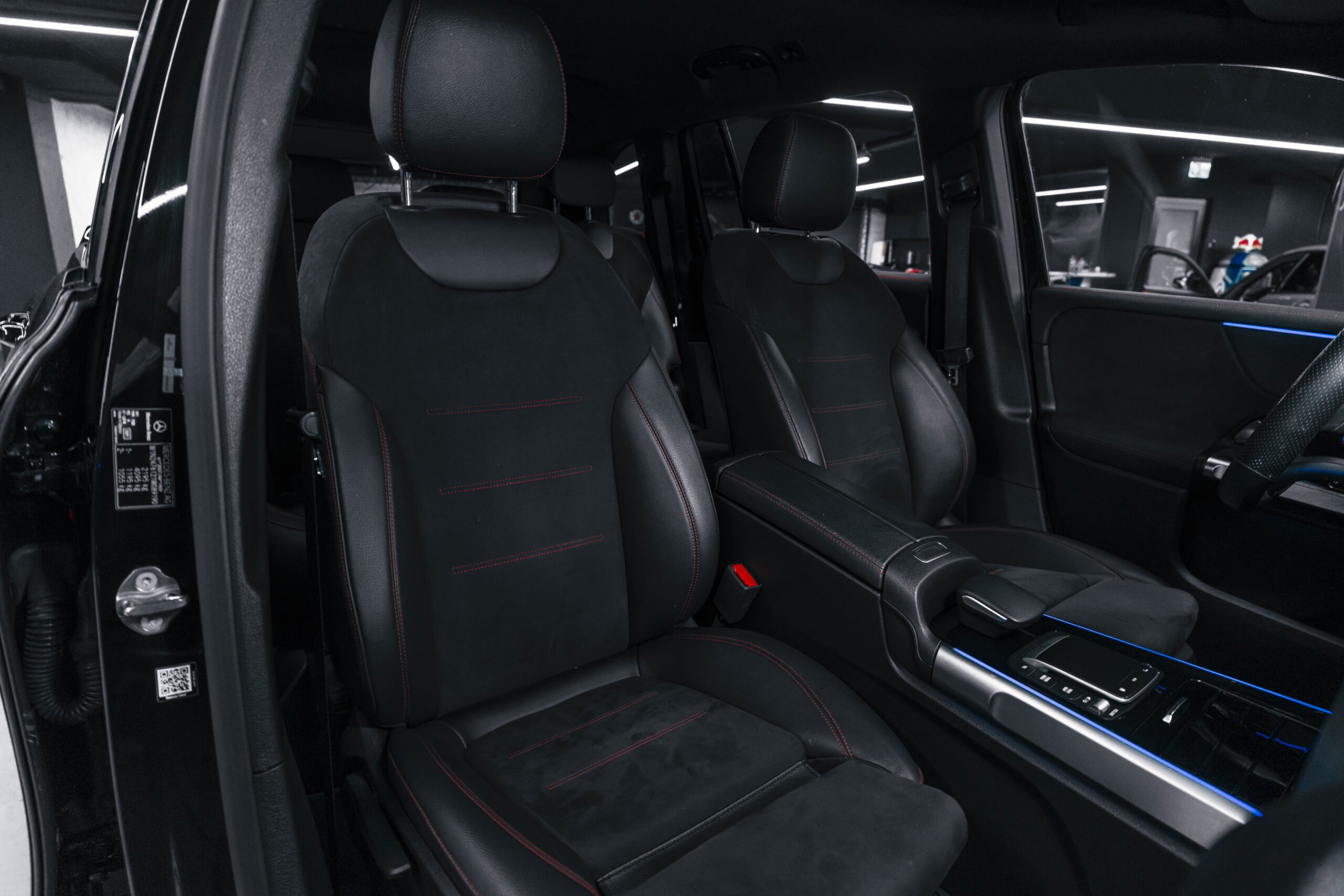 MERCEDES-BENZ GLB 200 D AMG line