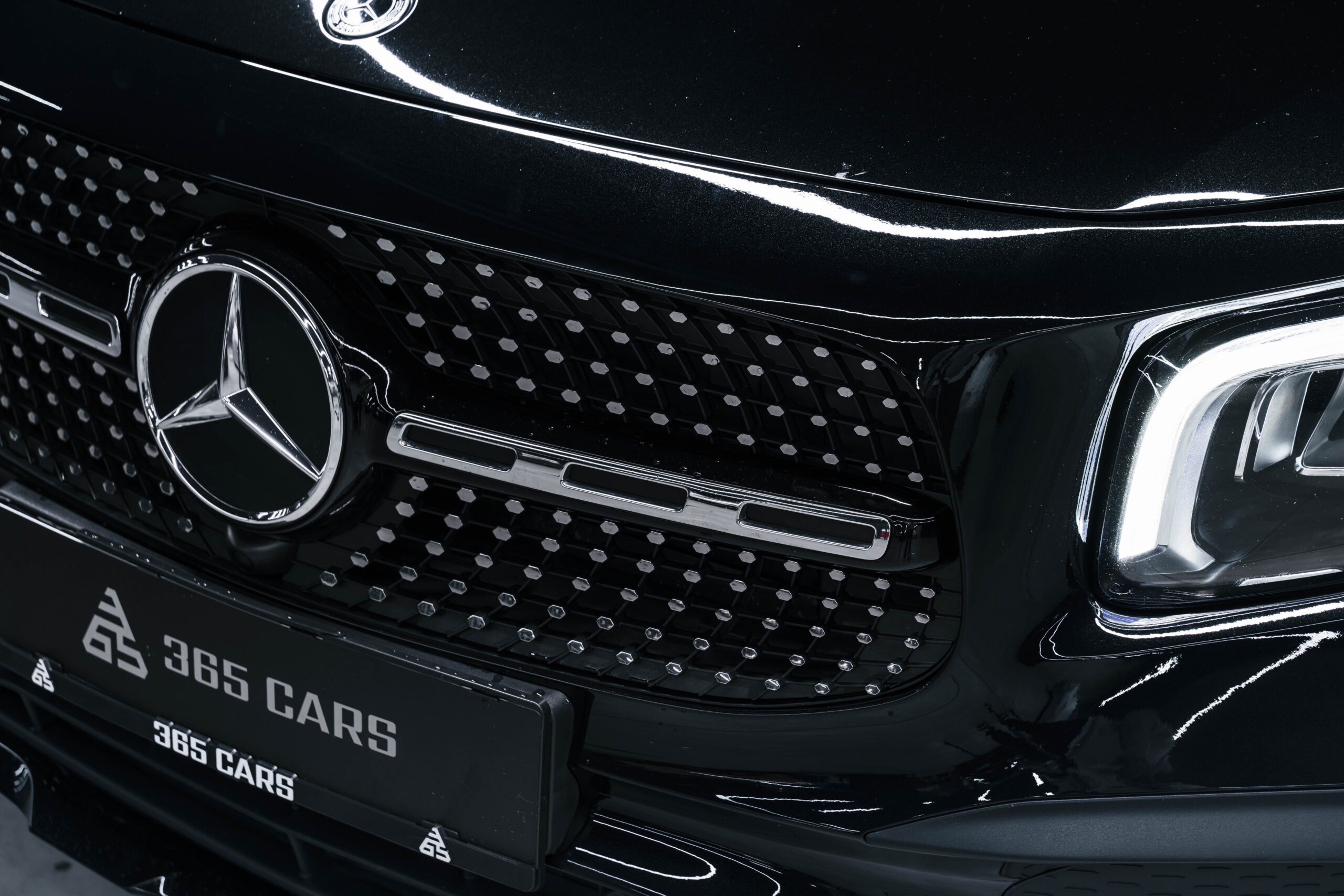 MERCEDES-BENZ GLB 200 D AMG line
