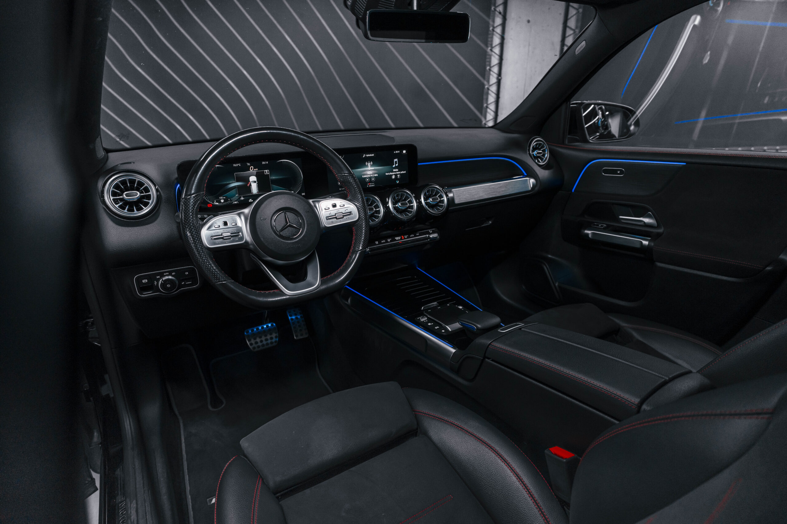 MERCEDES-BENZ GLB 200 D AMG line